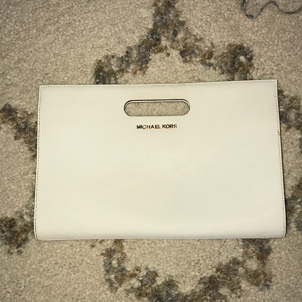 MICHAEL KORS WHITE CLUTCH